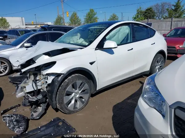 7SAYGDEE4NF308200 2022 TESLA MODEL Y - Image 2