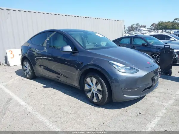 7SAYGDEE4NF317947 2022 TESLA MODEL Y - Image 1