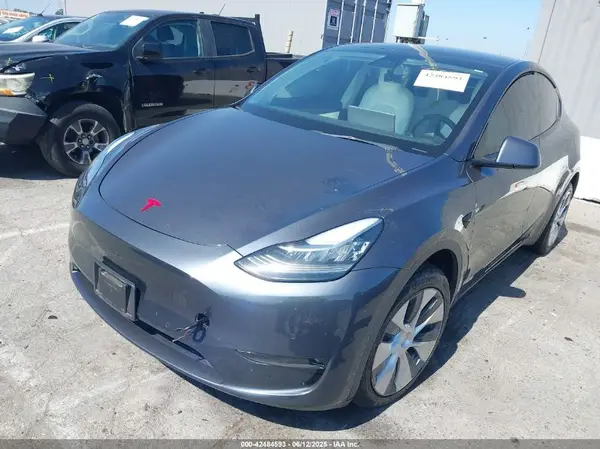 7SAYGDEE4NF317947 2022 TESLA MODEL Y - Image 2