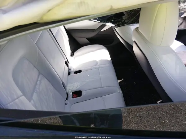 7SAYGDEE4NF320007 2022 TESLA MODEL Y - Image 8