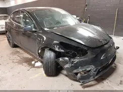 7SAYGDEE4NF320766 2022 TESLA MODEL Y