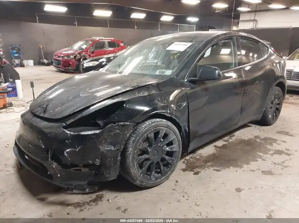 7SAYGDEE4NF320766 2022 TESLA MODEL Y - Image 2