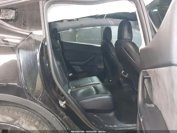 7SAYGDEE4NF320766 2022 TESLA MODEL Y - Image 8
