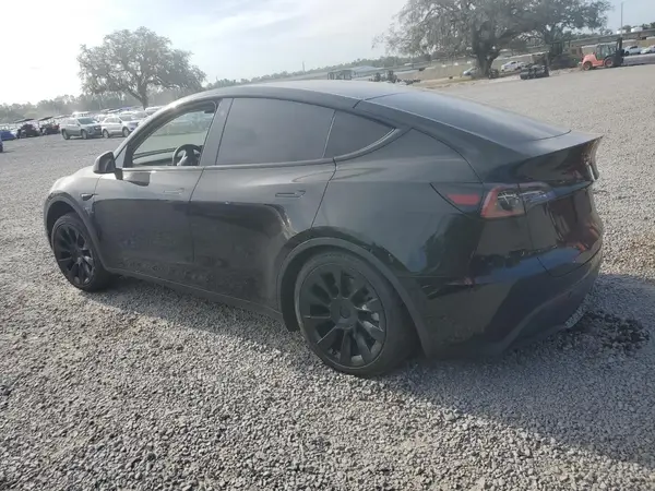 7SAYGDEE4NF320962 2022 TESLA MODEL Y - Image 2