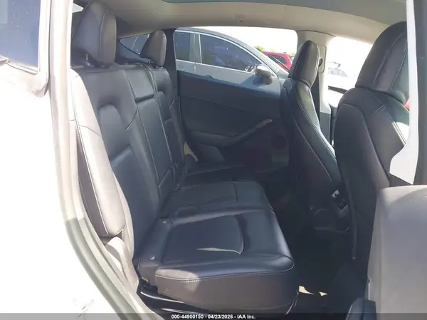 7SAYGDEE4NF321061 2022 TESLA MODEL Y - Image 8