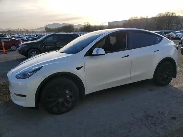 7SAYGDEE4NF321285 2022 TESLA MODEL Y - Image 1