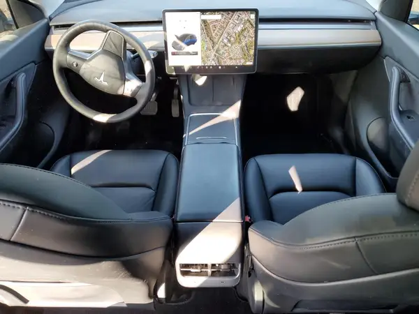 7SAYGDEE4NF327572 2022 TESLA MODEL Y - Image 8