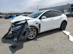 7SAYGDEE4NF331881 2022 TESLA MODEL Y