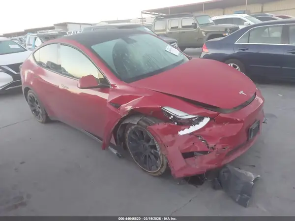 7SAYGDEE4NF342279 2022 TESLA MODEL Y - Image 1