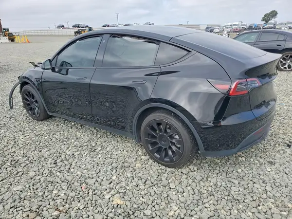 7SAYGDEE4NF346316 2022 TESLA MODEL Y - Image 2