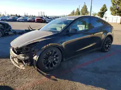 7SAYGDEE4NF352696 2022 TESLA MODEL Y