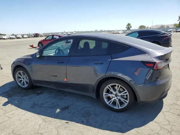 7SAYGDEE4NF354514 2022 TESLA MODEL Y - Image 2
