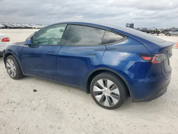 7SAYGDEE4NF355078 2022 TESLA MODEL Y - Image 2