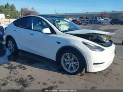 7SAYGDEE4NF360183 2022 TESLA MODEL Y