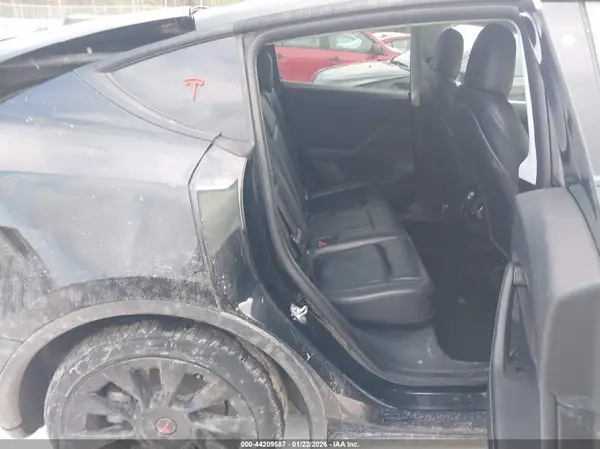 7SAYGDEE4NF360233 2022 TESLA MODEL Y - Image 8