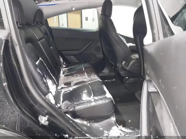 7SAYGDEE4NF363715 2022 TESLA MODEL Y - Image 8
