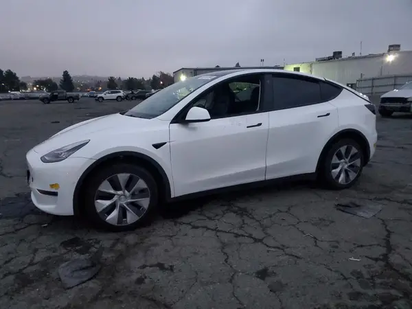 7SAYGDEE4NF364721 2022 TESLA MODEL Y - Image 1