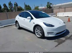 7SAYGDEE4NF379493 2022 TESLA MODEL Y
