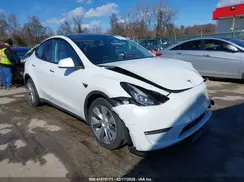 7SAYGDEE4NF392051 2022 TESLA MODEL Y