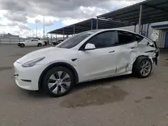 7SAYGDEE4NF402447 2022 TESLA MODEL Y