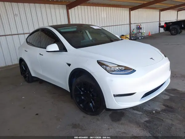 7SAYGDEE4NF402996 2022 TESLA MODEL Y - Image 1