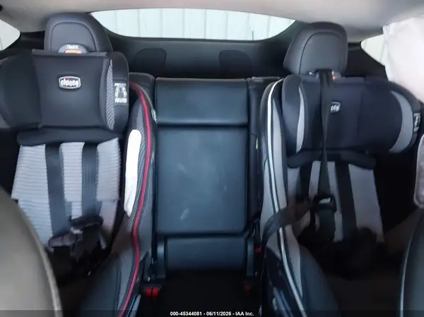 7SAYGDEE4NF402996 2022 TESLA MODEL Y - Image 8