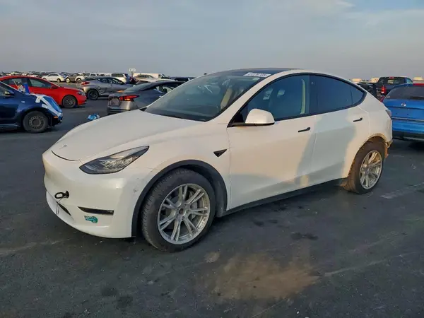 7SAYGDEE4NF403260 2022 TESLA MODEL Y - Image 1