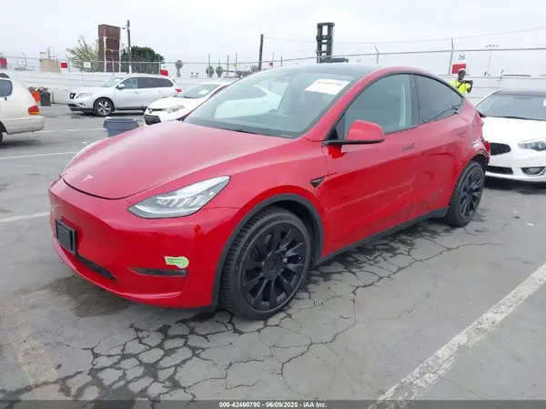 7SAYGDEE4NF403890 2022 TESLA MODEL Y - Image 2