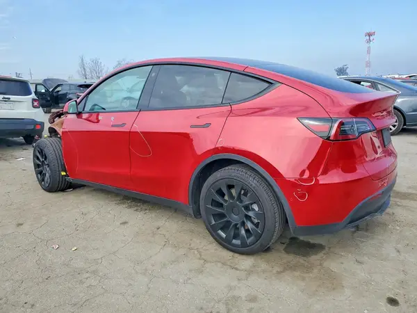 7SAYGDEE4NF416509 2022 TESLA MODEL Y - Image 2