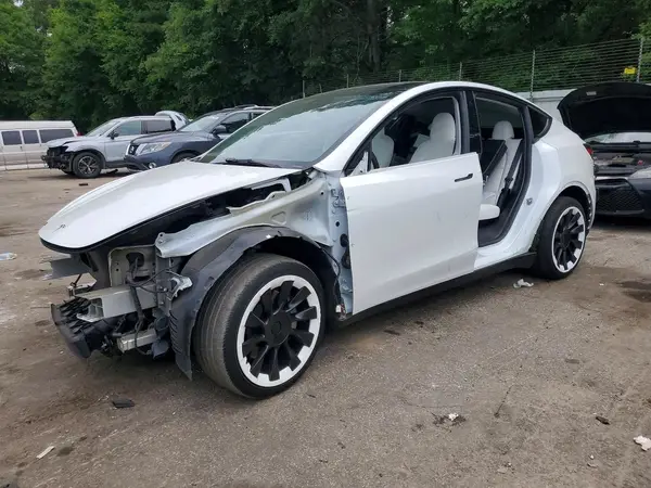7SAYGDEE4NF423315 2022 TESLA MODEL Y - Image 1