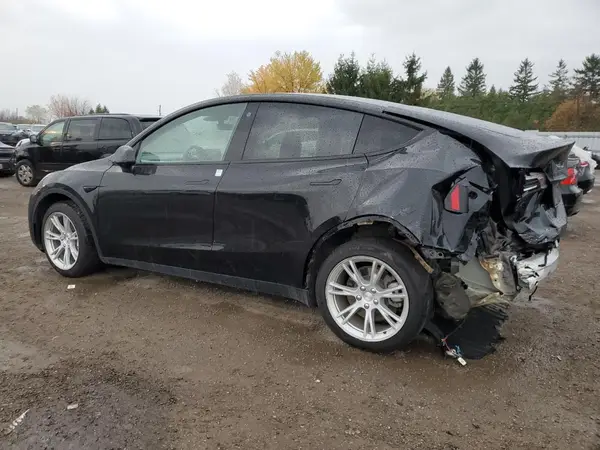 7SAYGDEE4NF424190 2022 TESLA MODEL Y - Image 2