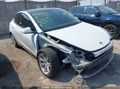 7SAYGDEE4NF424786 2022 TESLA MODEL Y
