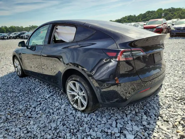 7SAYGDEE4NF424819 2022 TESLA MODEL Y - Image 2