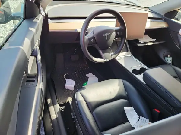 7SAYGDEE4NF424819 2022 TESLA MODEL Y - Image 8