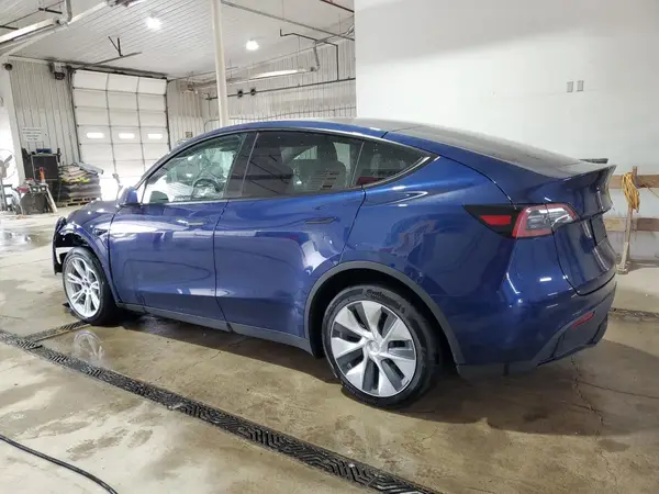 7SAYGDEE4NF426313 2022 TESLA MODEL Y - Image 2