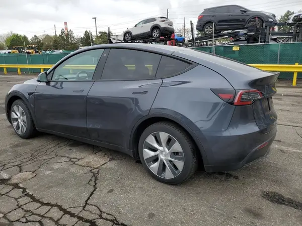 7SAYGDEE4NF426358 2022 TESLA MODEL Y - Image 2