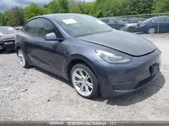 7SAYGDEE4NF426831 2022 TESLA MODEL Y