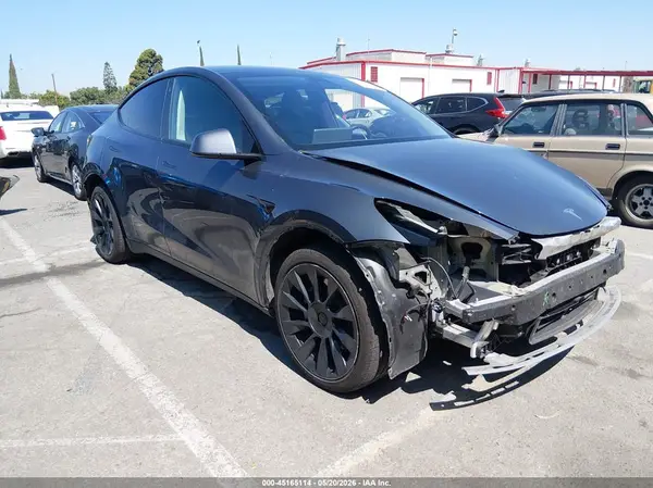 7SAYGDEE4NF428191 2022 TESLA MODEL Y - Image 1
