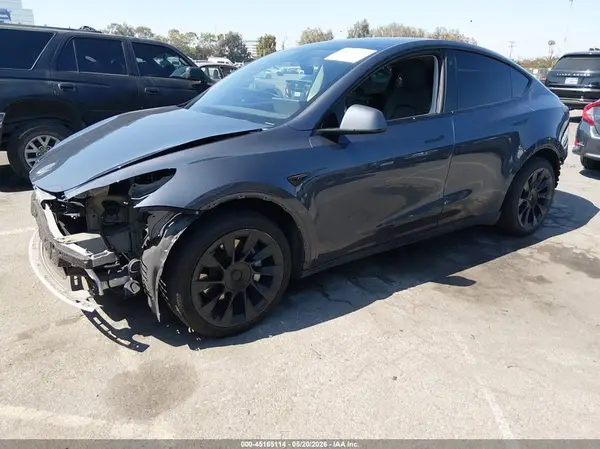 7SAYGDEE4NF428191 2022 TESLA MODEL Y - Image 2