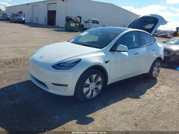 7SAYGDEE4NF434122 2022 TESLA MODEL Y - Image 2