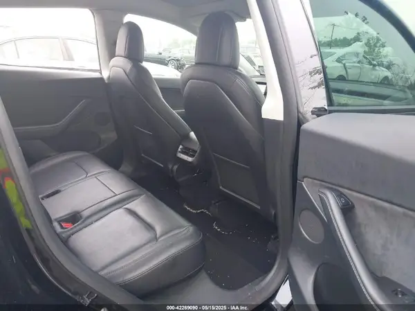 7SAYGDEE4NF436212 2022 TESLA MODEL Y - Image 8
