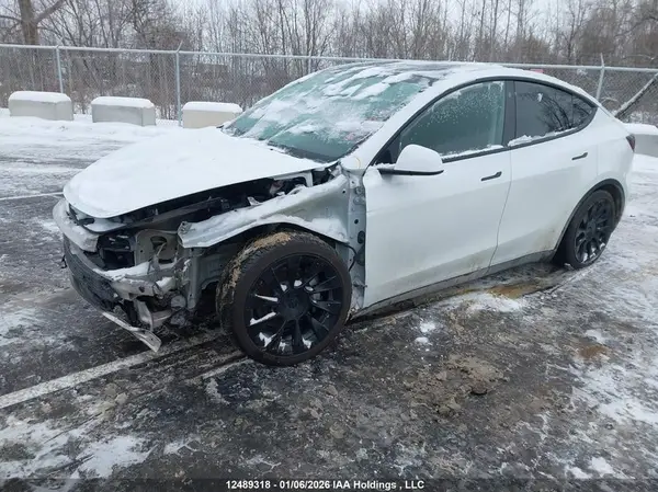 7SAYGDEE4NF440955 2022 TESLA MODEL Y - Image 2