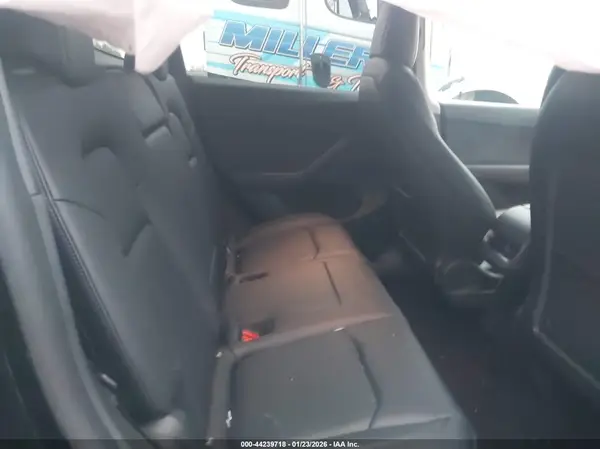 7SAYGDEE4NF441443 2022 TESLA MODEL Y - Image 8