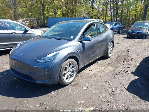7SAYGDEE4NF447047 2022 TESLA MODEL Y - Image 2