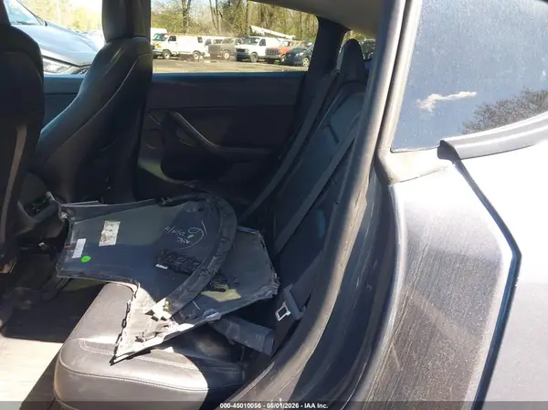 7SAYGDEE4NF447047 2022 TESLA MODEL Y - Image 8