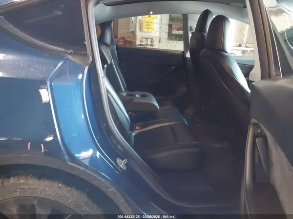 7SAYGDEE4NF447310 2022 TESLA MODEL Y - Image 8