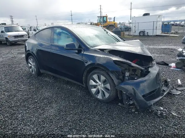 7SAYGDEE4NF447985 2022 TESLA MODEL Y - Image 1