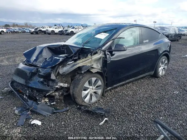 7SAYGDEE4NF447985 2022 TESLA MODEL Y - Image 2