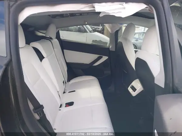 7SAYGDEE4NF447985 2022 TESLA MODEL Y - Image 8