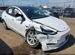 7SAYGDEE4NF450157 2022 TESLA MODEL Y